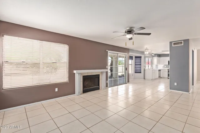 a view of livingroom with furniture