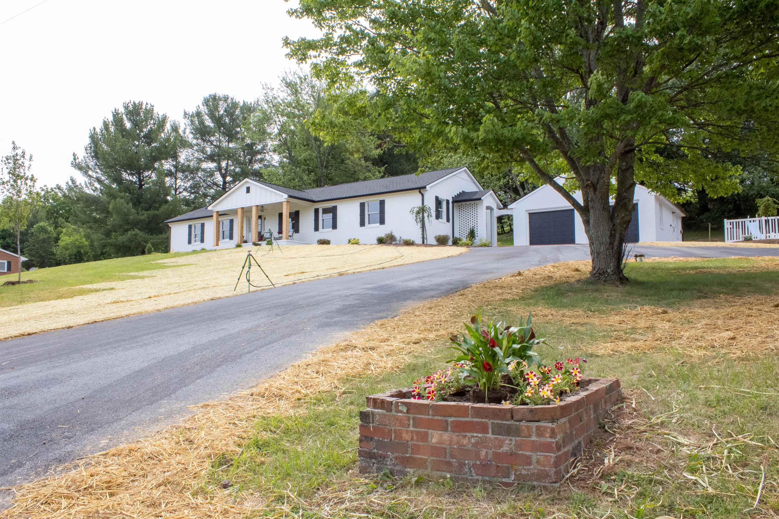 2877 Shutterlee Mill Road Staunton, VA 24401 - Photo 6 of 72