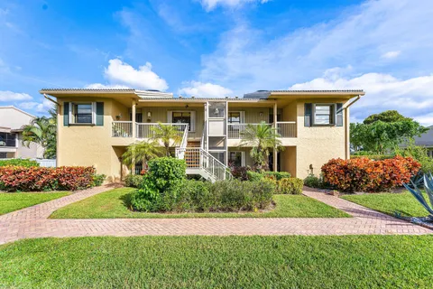 $264,900 | 5 Eastgate Drive, Unit A, Boynton Beach, FL 33436