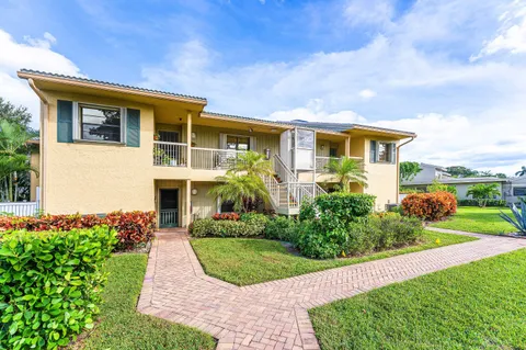 $264,900 | 5 Eastgate Drive, Unit A, Boynton Beach, FL 33436