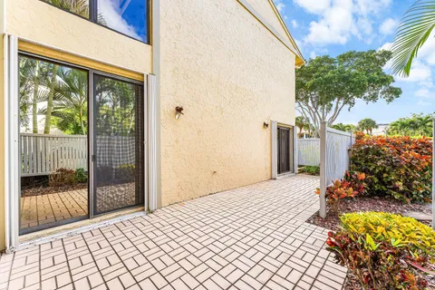 $264,900 | 5 Eastgate Drive, Unit A, Boynton Beach, FL 33436