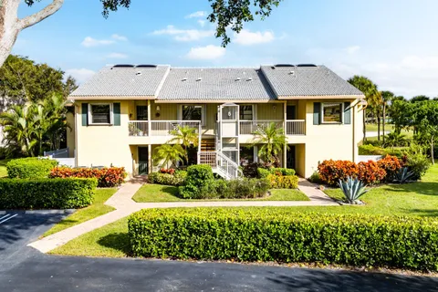$264,900 | 5 Eastgate Drive, Unit A, Boynton Beach, FL 33436