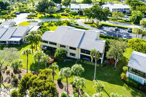 $264,900 | 5 Eastgate Drive, Unit A, Boynton Beach, FL 33436