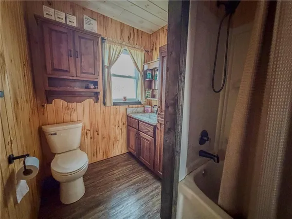 $530,000 | 1106 Southwest County Road, Holden, MO 64040