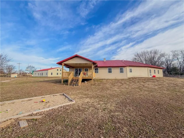 $525,000 | 1106 Southwest County Road, Holden, MO 64040