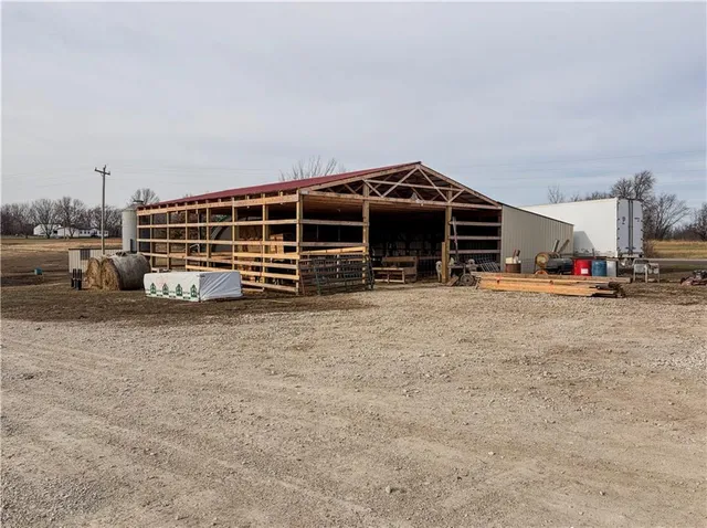 $525,000 | 1106 Southwest County Road, Holden, MO 64040