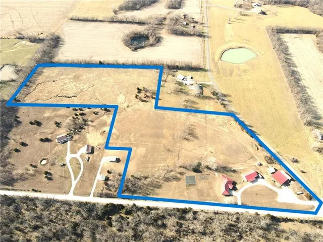 $525,000 | 1106 Southwest County Road, Holden, MO 64040