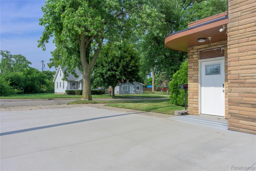 18 East Rutgers Avenue Pontiac, MI 48340 - Photo 12 of 19