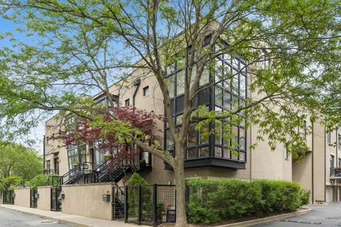 $999,000 | 2753 North Hermitage Avenue, Chicago, IL 60614