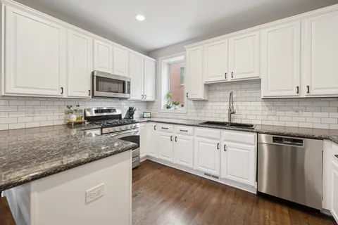 $999,000 | 2753 North Hermitage Avenue, Chicago, IL 60614