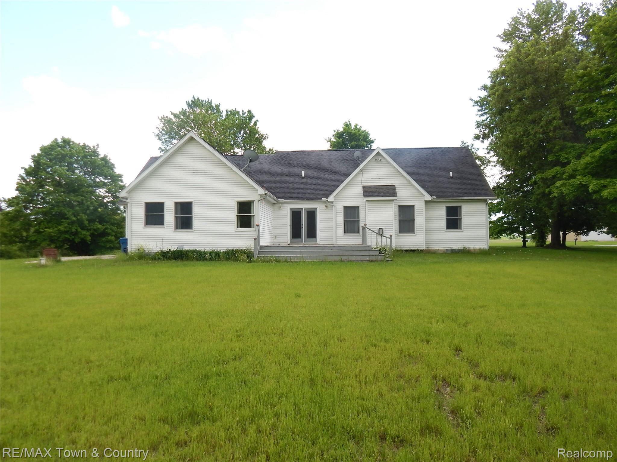 8310 Beecher Road Flushing, MI 48433 - Photo 40 of 41 DSCN1257.JPG