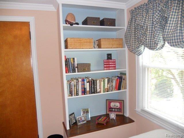 1357 Fairholme Road Grosse Pointe, MI 48236 - Photo 5 of 14 bdrm2.JPG