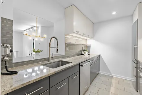 $999,000 | 501 Adams Street, Unit 1B, Hoboken, NJ 07030