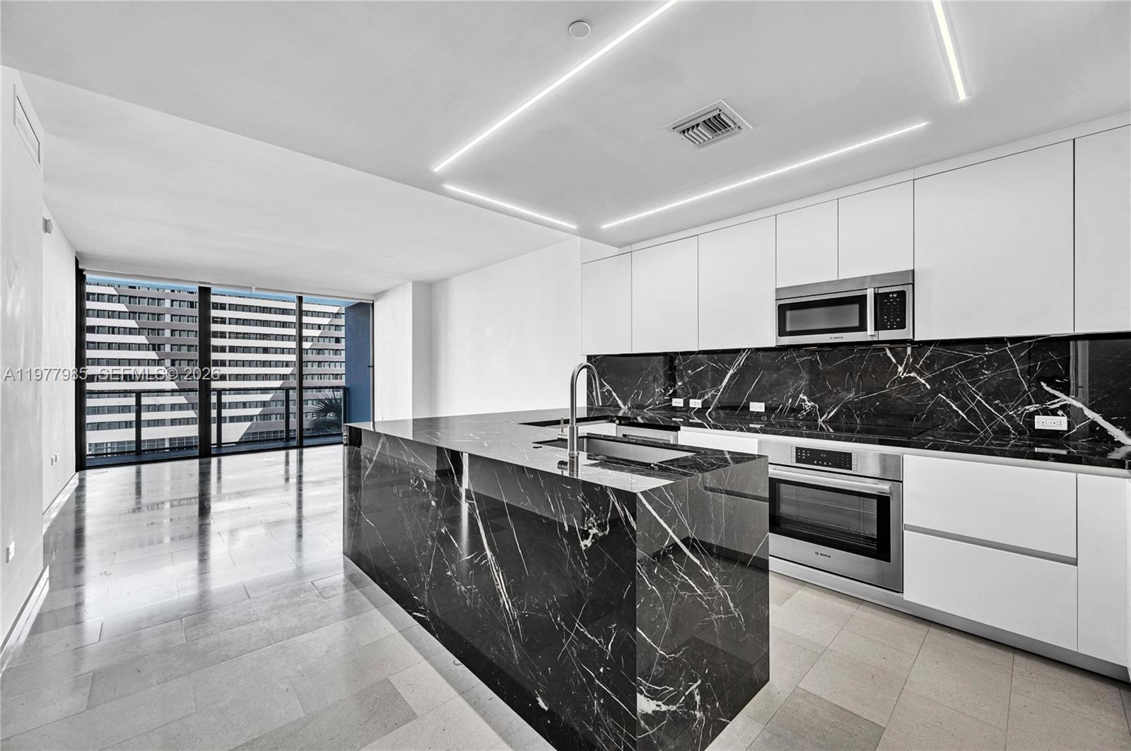 88 Southwest 7th Street, Unit 806 Miami, FL 33130 - Photo 1 of 57