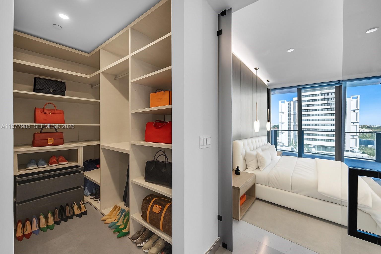 88 Southwest 7th Street, Unit 806 Miami, FL 33130 - Photo 29 of 57 ai staged