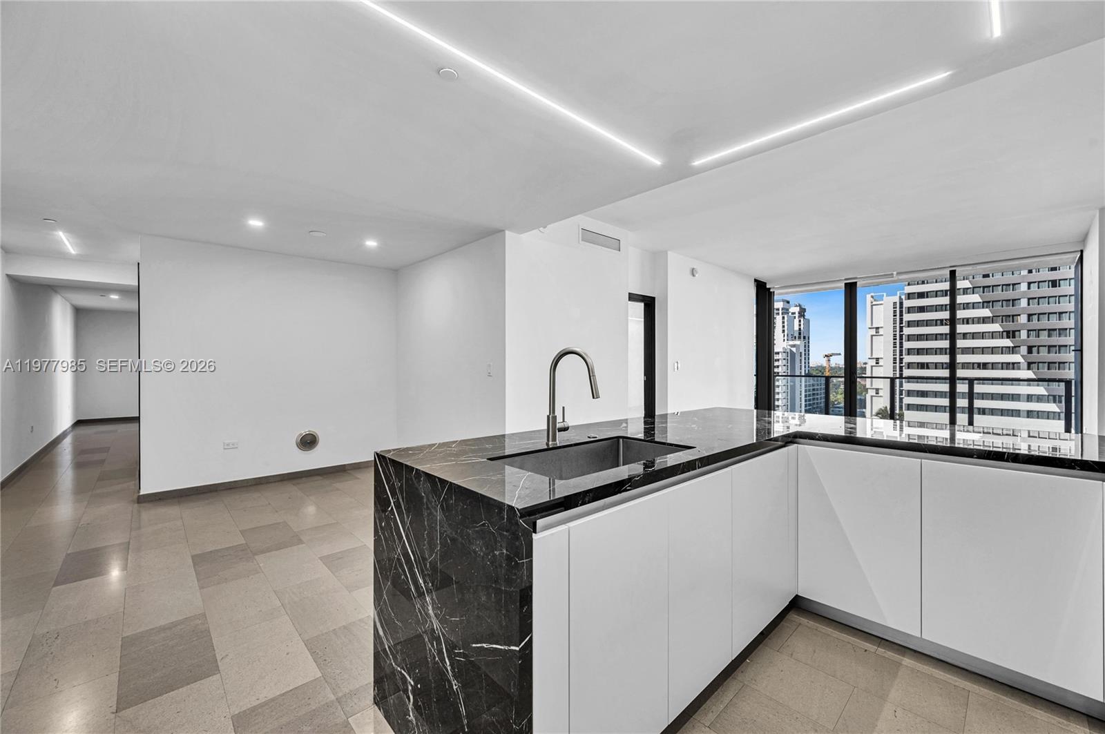 88 Southwest 7th Street, Unit 806 Miami, FL 33130 - Photo 3 of 57