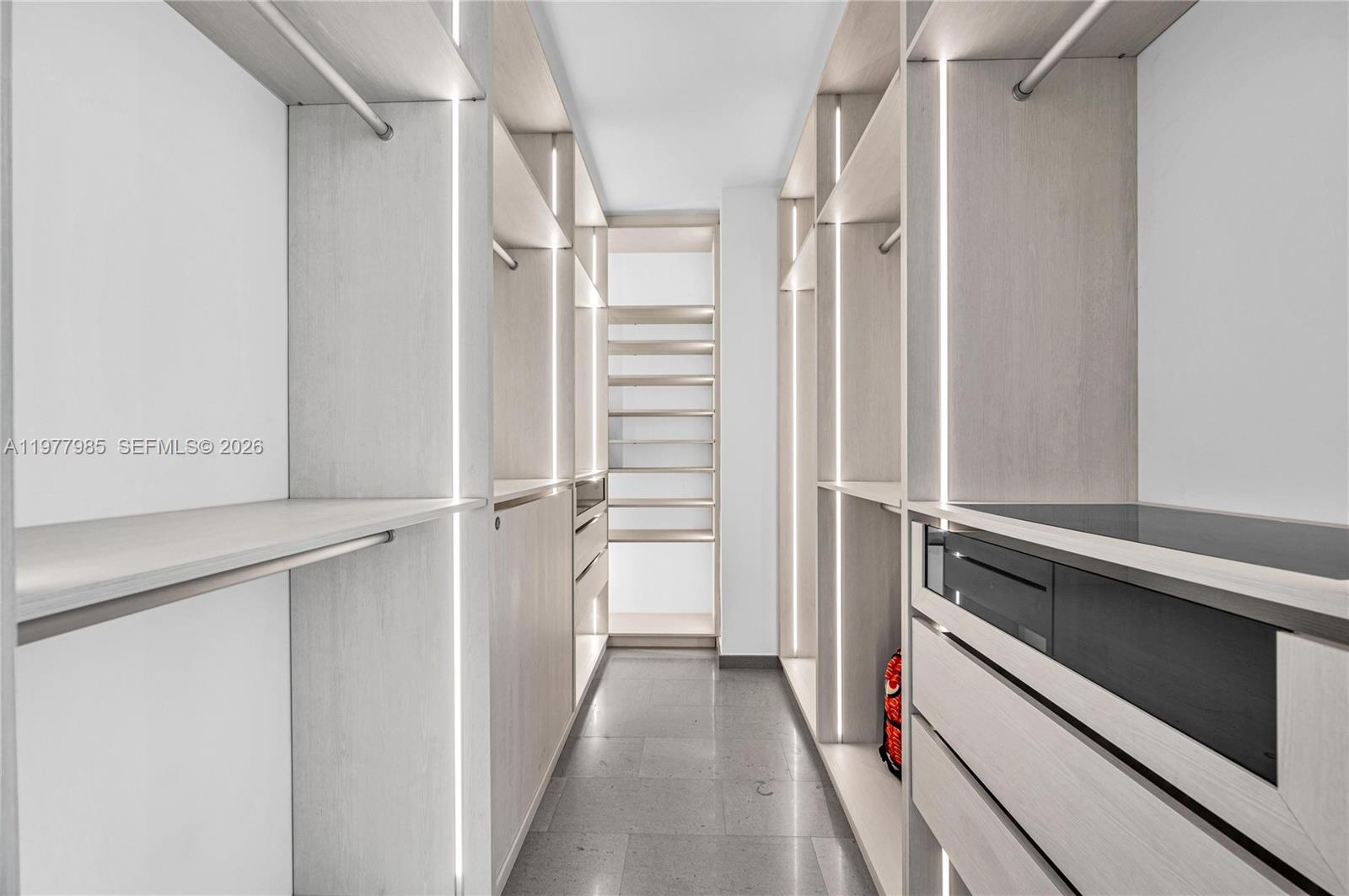 88 Southwest 7th Street, Unit 806 Miami, FL 33130 - Photo 31 of 57