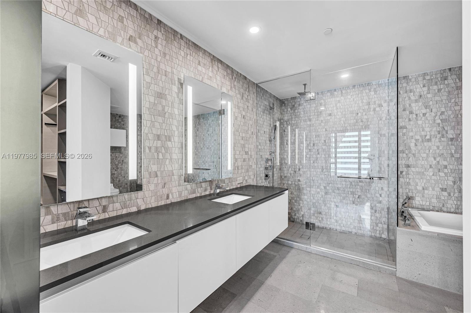 88 Southwest 7th Street, Unit 806 Miami, FL 33130 - Photo 40 of 57