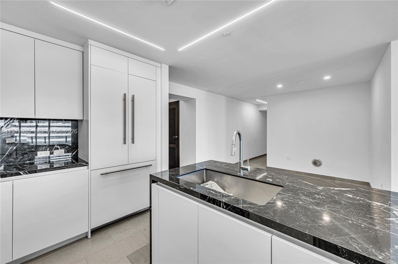 88 Southwest 7th Street, Unit 806 Miami, FL 33130 - Photo 6 of 57