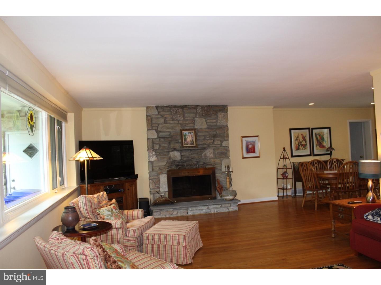 348 Gribbel Road Wyncote, PA 19095 - Photo 4 of 24 Living Room