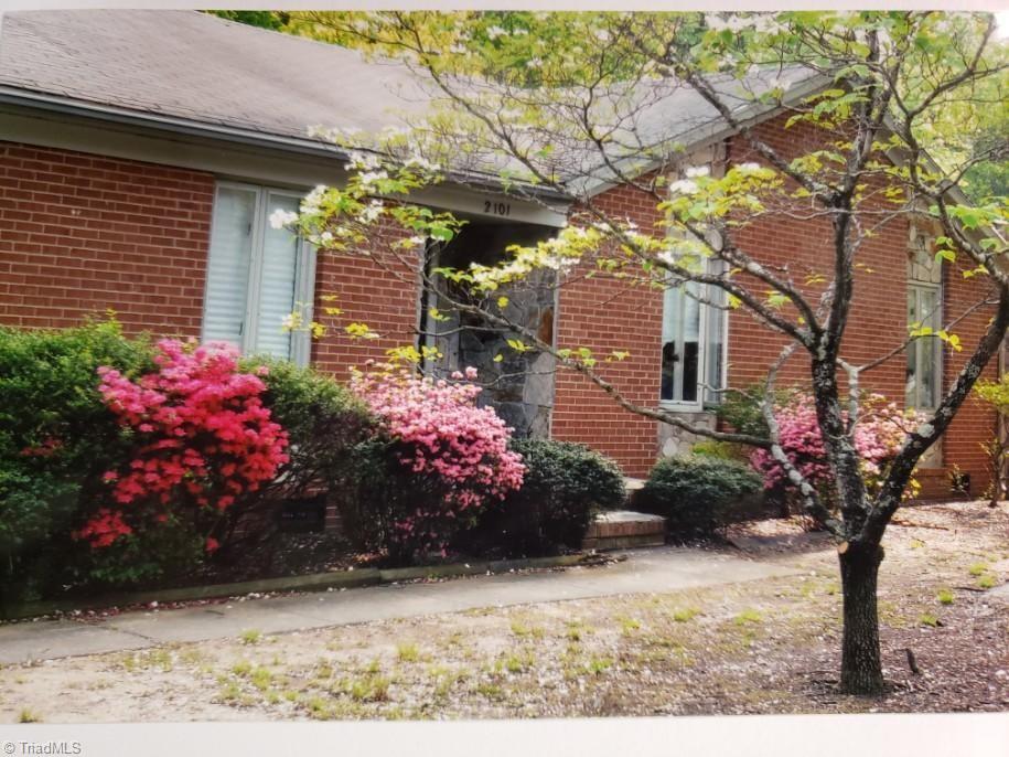 2101 Three Meadows Road Greensboro, NC 27455 - Photo 22 of 23 Gallery Image 22
