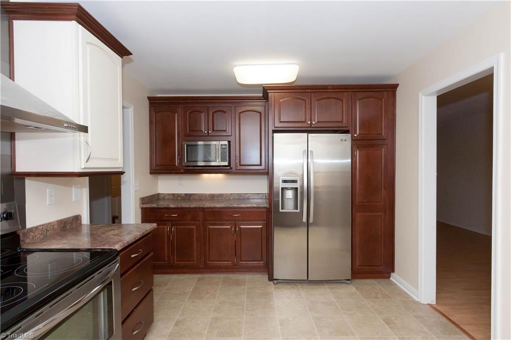 2101 Three Meadows Road Greensboro, NC 27455 - Photo 6 of 23 Gallery Image 6