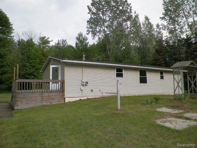 6400 Maple Road Vassar, MI 48768 - Photo 21 of 21 262-155474 - Rear.JPG