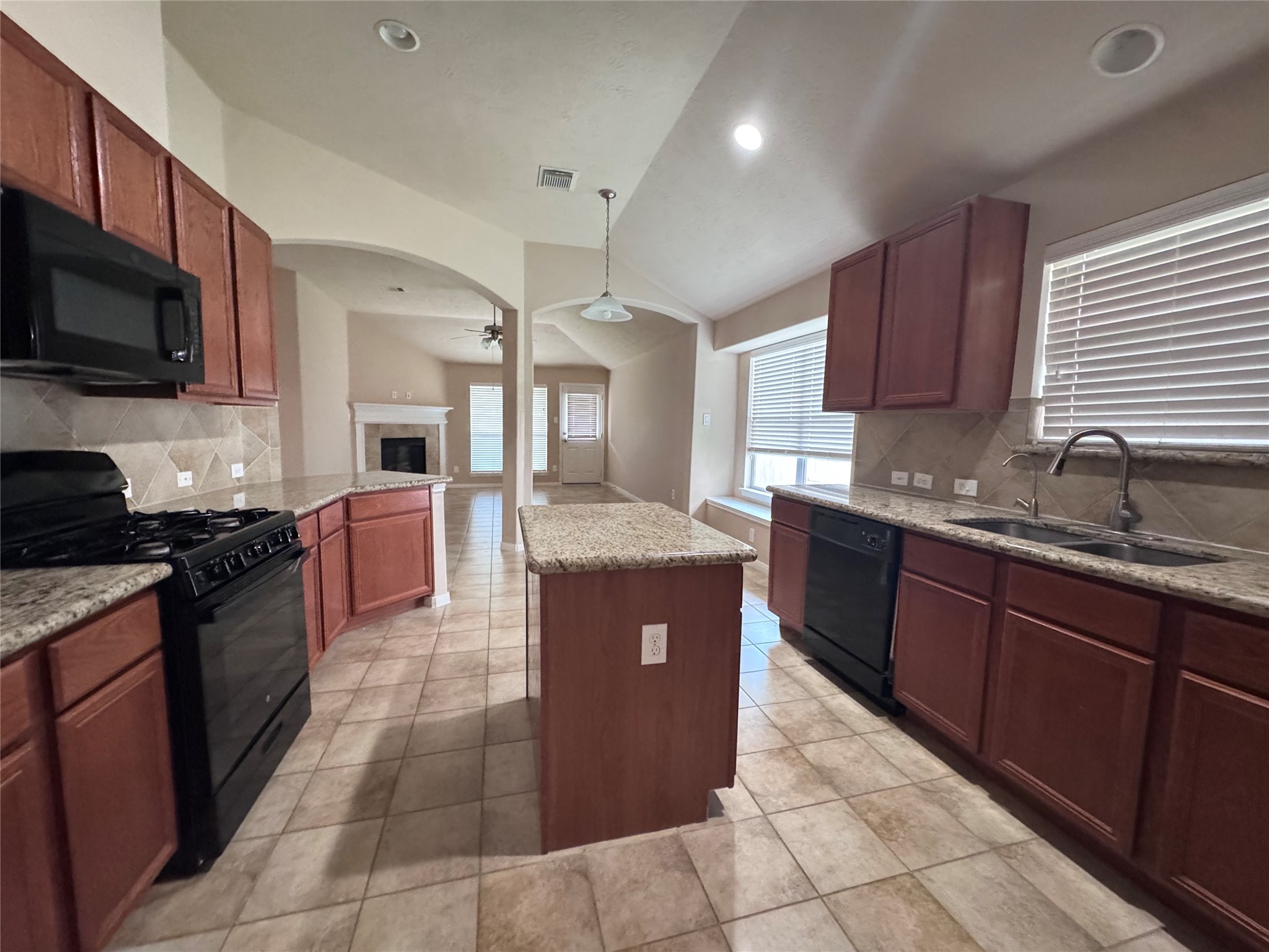 25210 Ginger Ranch Drive Katy, TX 77494 - Photo 22 of 26 Kitchen