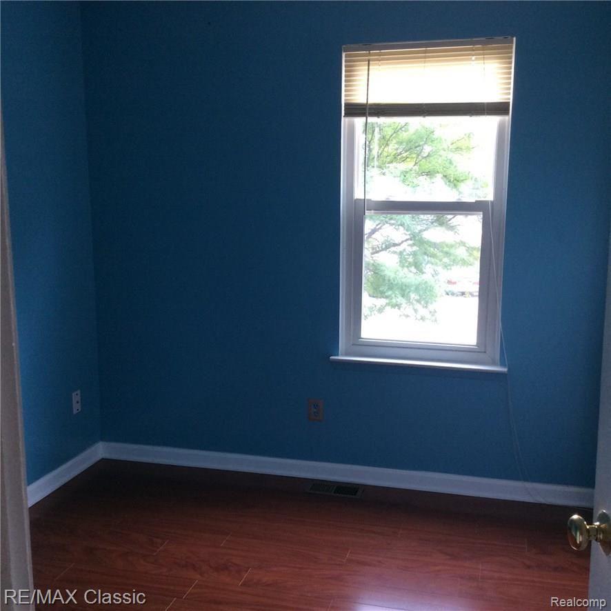 704 Burlington Road Canton, MI 48188 - Photo 28 of 40 3rd kids room/office
