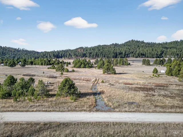 $279,900 | 10201 Packsaddle Road, Cascade, ID 83611