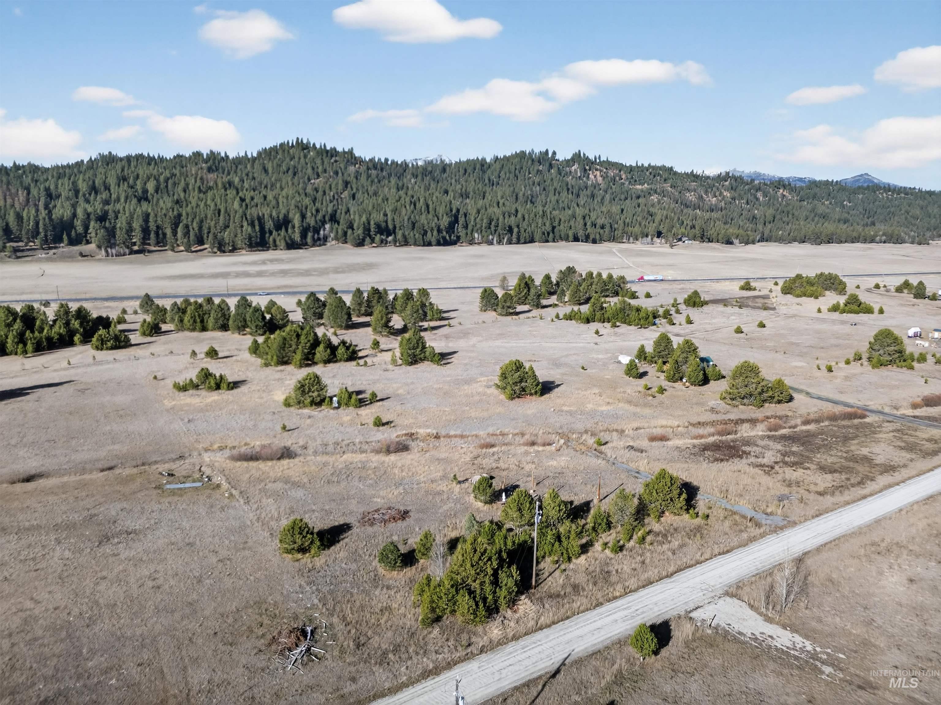 10201 Packsaddle Road Cascade, ID 83611 - Photo 12 of 50