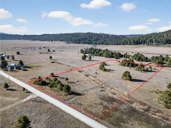 $279,900 | 10201 Packsaddle Road, Cascade, ID 83611