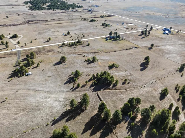 $279,900 | 10201 Packsaddle Road, Cascade, ID 83611