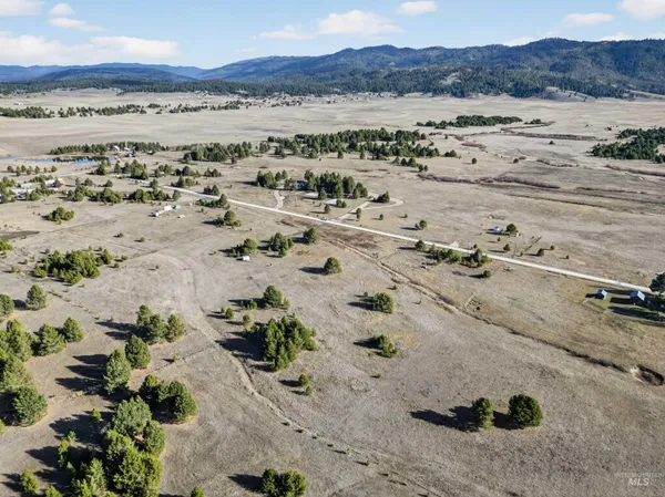 $279,900 | 10201 Packsaddle Road, Cascade, ID 83611