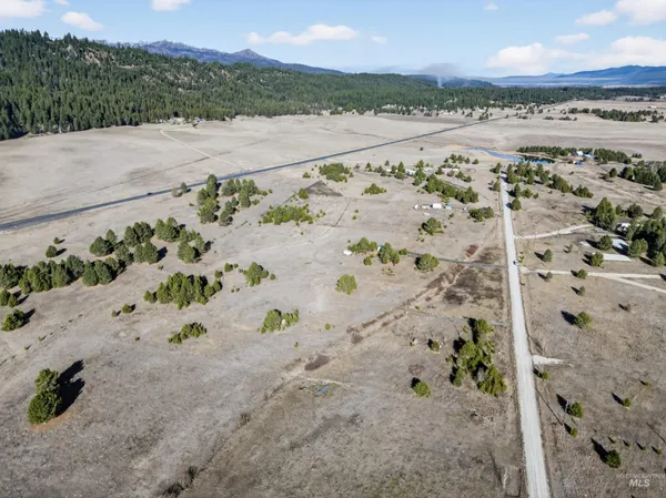 $279,900 | 10201 Packsaddle Road, Cascade, ID 83611