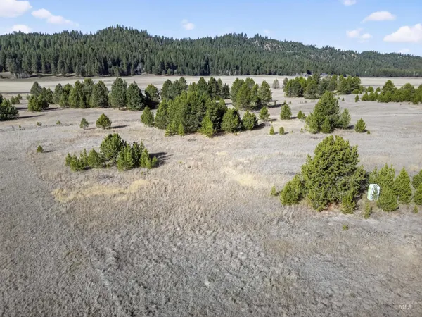 $279,900 | 10201 Packsaddle Road, Cascade, ID 83611