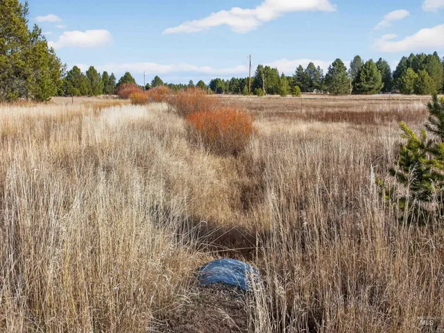 $279,900 | 10201 Packsaddle Road, Cascade, ID 83611