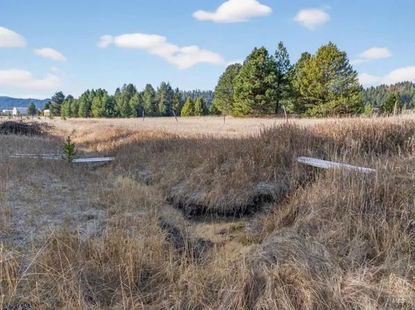 $279,900 | 10201 Packsaddle Road, Cascade, ID 83611