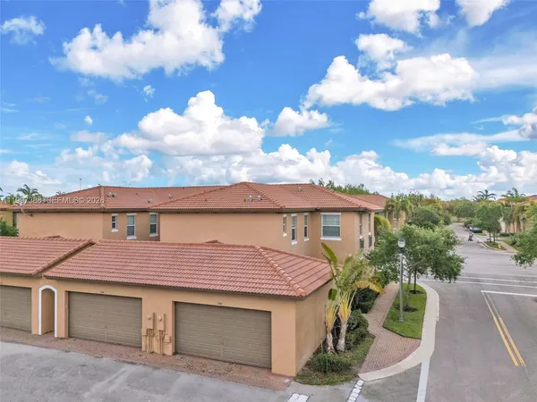 $525,000 | 1148 Southwest 147th Avenue, Pembroke Pines, FL 33027