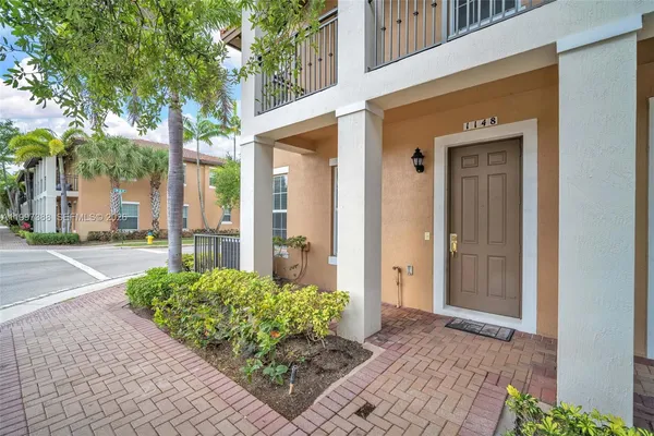 $525,000 | 1148 Southwest 147th Avenue, Pembroke Pines, FL 33027
