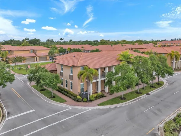 $525,000 | 1148 Southwest 147th Avenue, Pembroke Pines, FL 33027