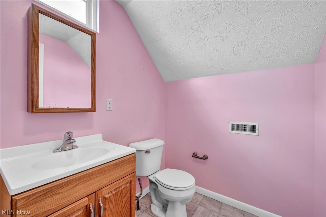 5818 Smith Road Brook Park, OH 44142 - Photo 23 of 38