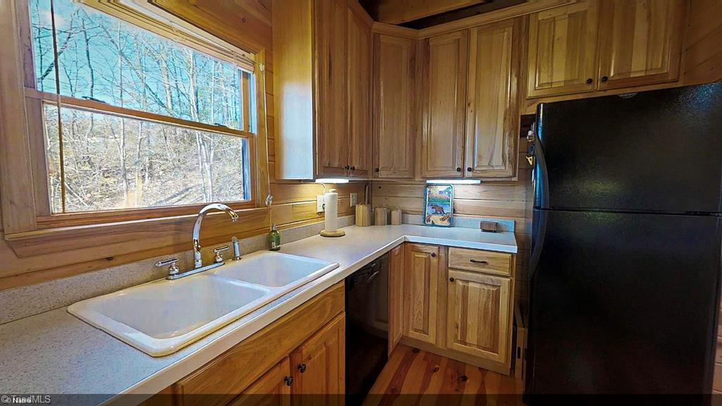 290 Eagle Nest Road Purlear, NC 28665 - Photo 15 of 48