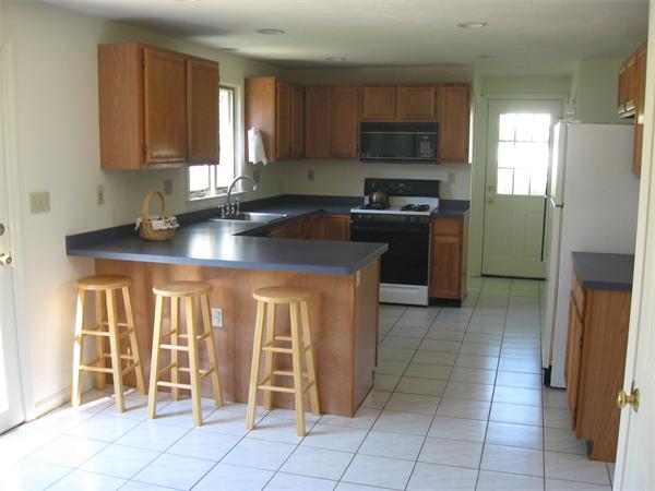 18 Spring Street Mansfield, MA 02048 - Photo 4 of 22 Gallery Image 4