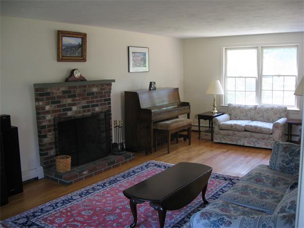 18 Spring Street Mansfield, MA 02048 - Photo 7 of 22 Gallery Image 7