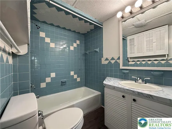 $1,950 | 1177 Arcadia Street, Bethlehem, PA 18018