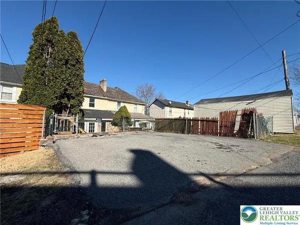 $1,950 | 1177 Arcadia Street, Bethlehem, PA 18018