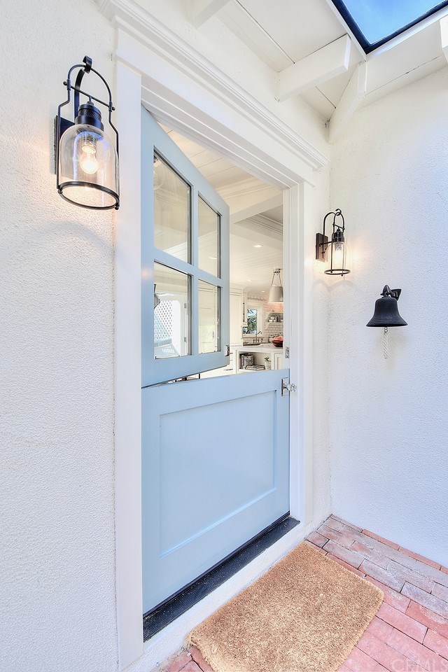 564 Oak Street Laguna Beach, CA 92651 - Photo 4 of 34 Dutch door entry