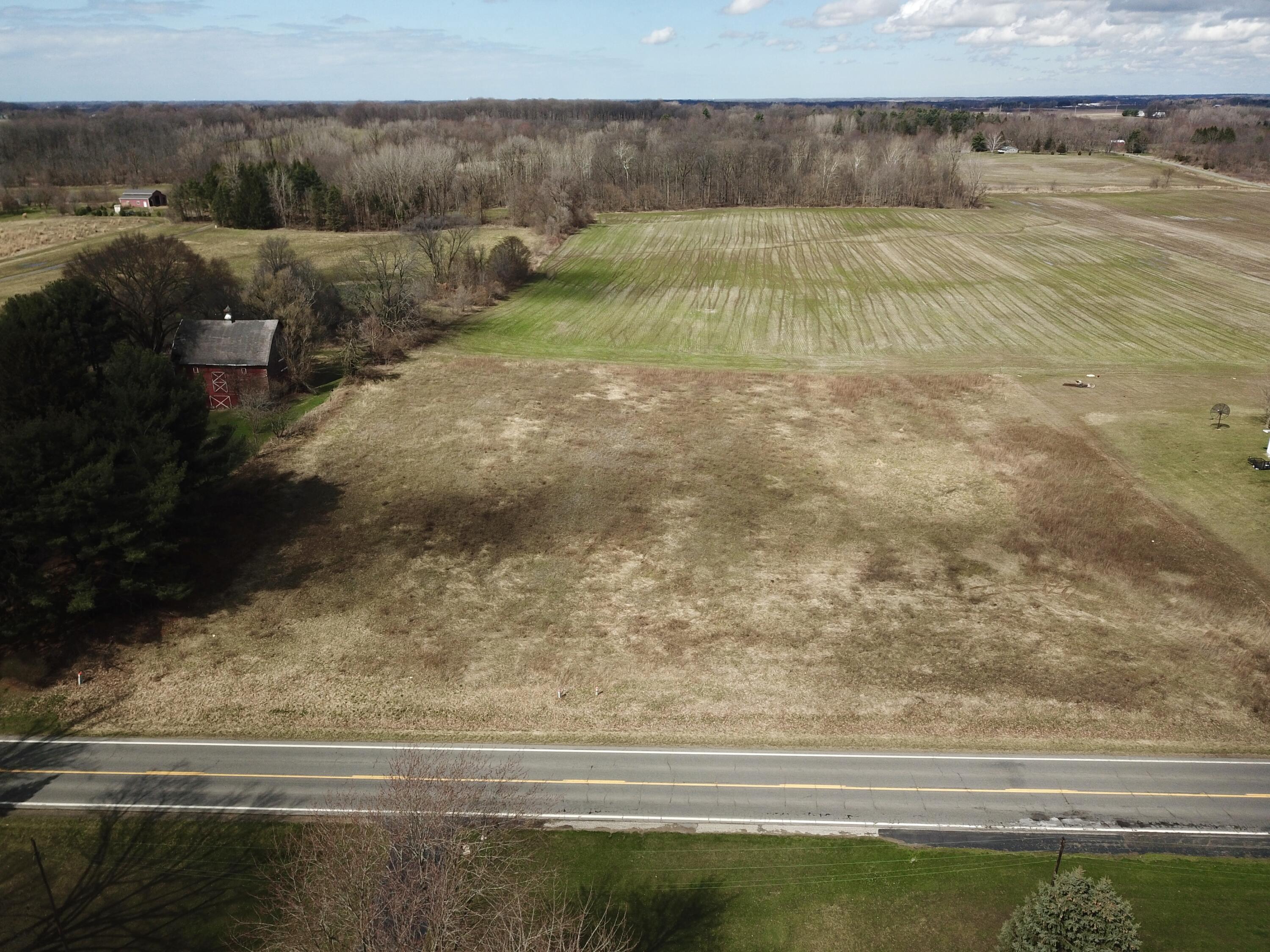 2349 East Shawnee Road Berrien Springs, MI 49103 - Photo 5 of 14 EAD3E817-D7BF-454F-BA81-0508C05ABFDC