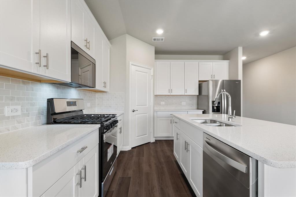 706 Martell Road Lowry Crossing, TX 75407 - Photo 6 of 26